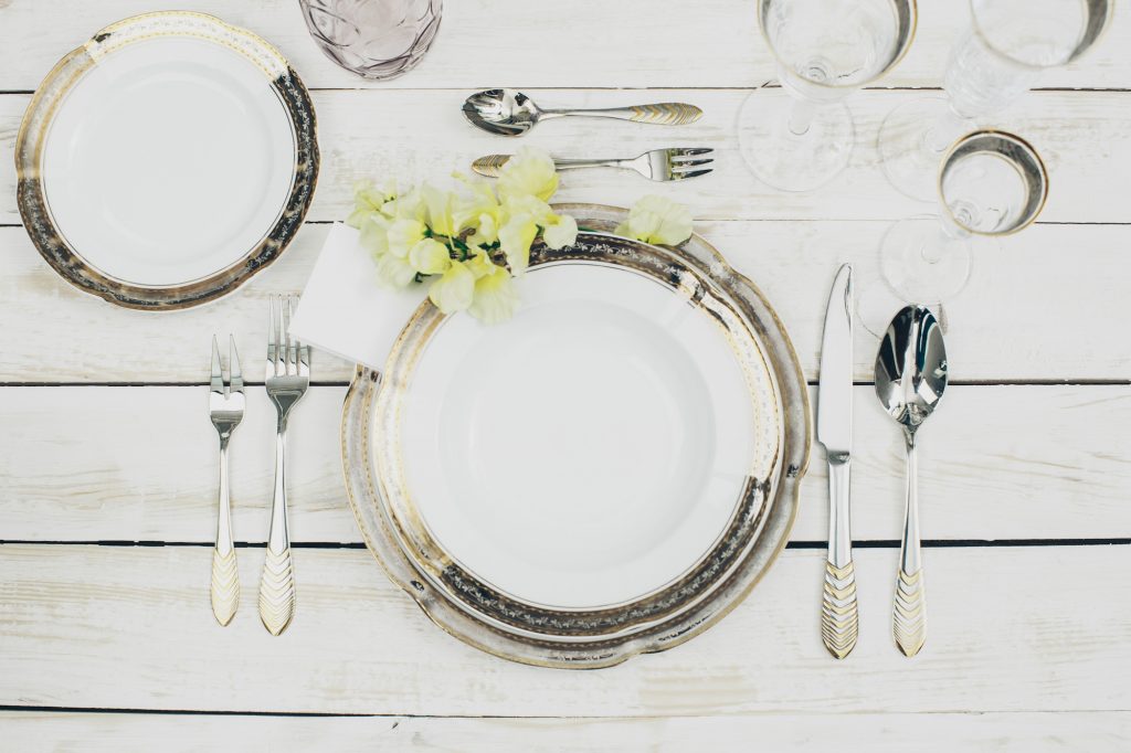 2024 How Much Does it Cost to Rent Table Place Settings?